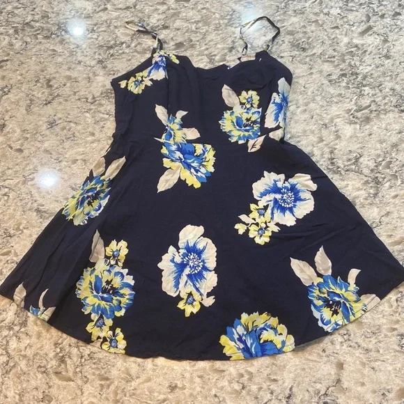 Old Navy | NWOT Floral Sundress Adjustable Straps in Navy Blue Size Medium - Picture 2 of 12